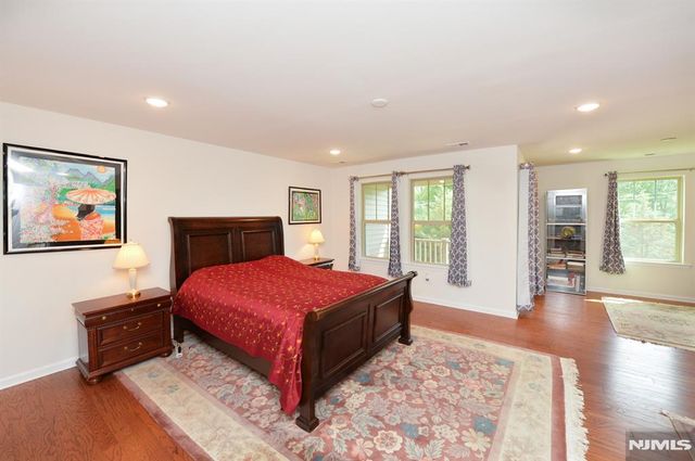 27 Winfield Drive 903, Woodcliff Lake, NJ 07677