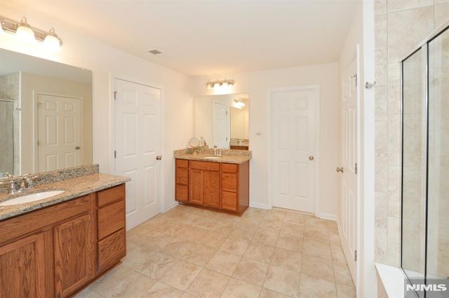 27 Winfield Drive 903, Woodcliff Lake, NJ 07677