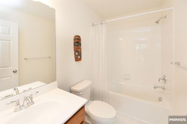 27 Winfield Drive 903, Woodcliff Lake, NJ 07677