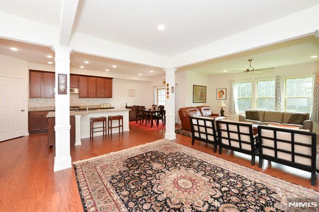 27 Winfield Drive 903, Woodcliff Lake, NJ 07677