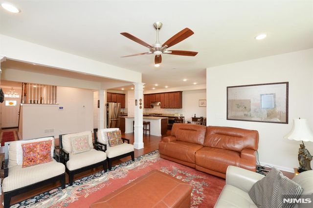 27 Winfield Drive 903, Woodcliff Lake, NJ 07677