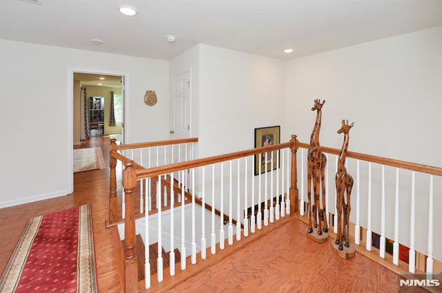 27 Winfield Drive 903, Woodcliff Lake, NJ 07677