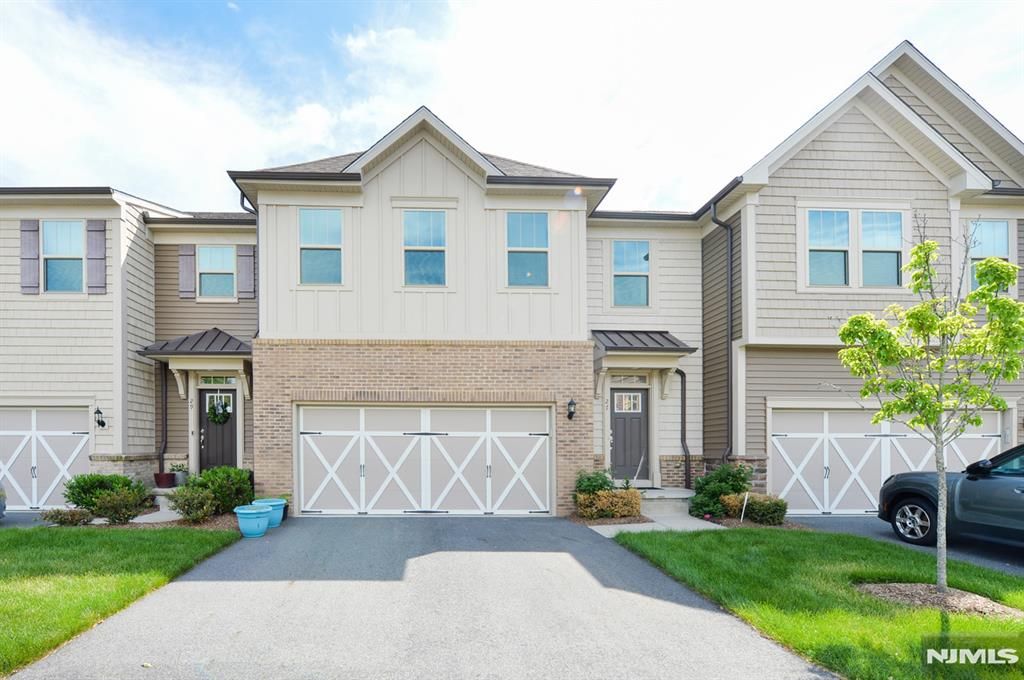 27 Winfield Drive 903, Woodcliff Lake, NJ 07677