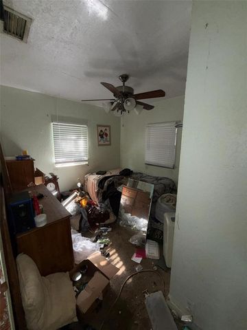 702 E OHIO STREET, Plant City, FL 33563
