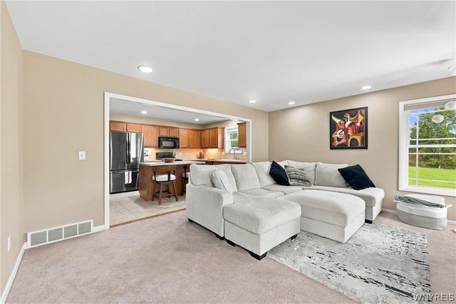 4703 Mosey Lane, Hamburg, NY 14219