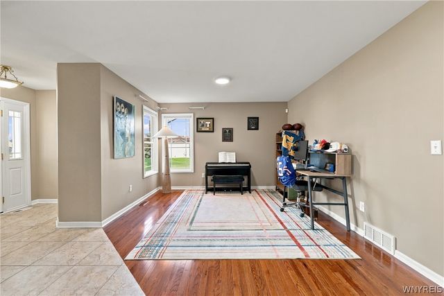 4703 Mosey Lane, Hamburg, NY 14219