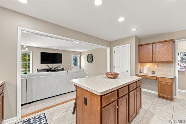 4703 Mosey Lane, Hamburg, NY 14219