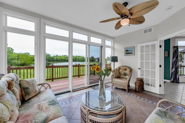 145 Saint James CIRCLE, Union Grove, WI 53182