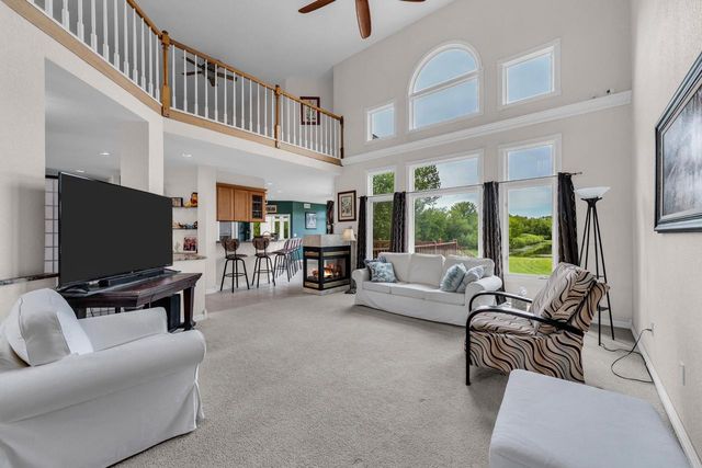 145 Saint James CIRCLE, Union Grove, WI 53182