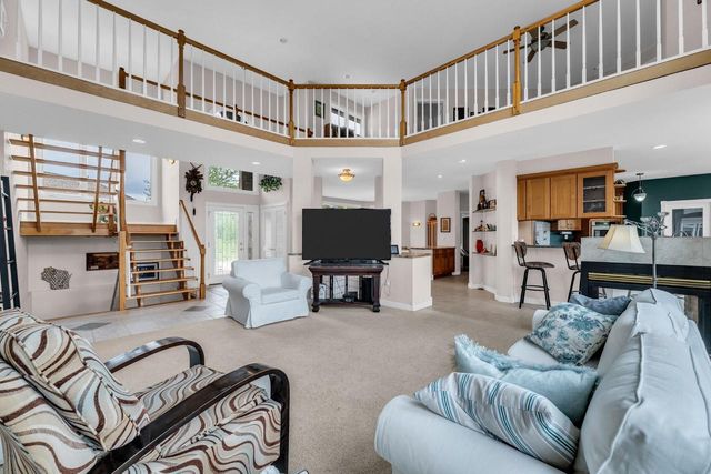 145 Saint James CIRCLE, Union Grove, WI 53182