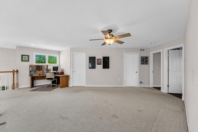 145 Saint James CIRCLE, Union Grove, WI 53182