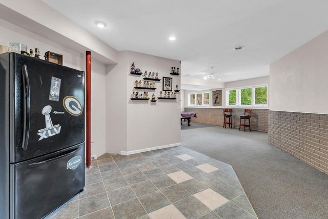 145 Saint James CIRCLE, Union Grove, WI 53182