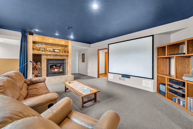 145 Saint James CIRCLE, Union Grove, WI 53182