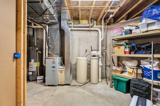 145 Saint James CIRCLE, Union Grove, WI 53182