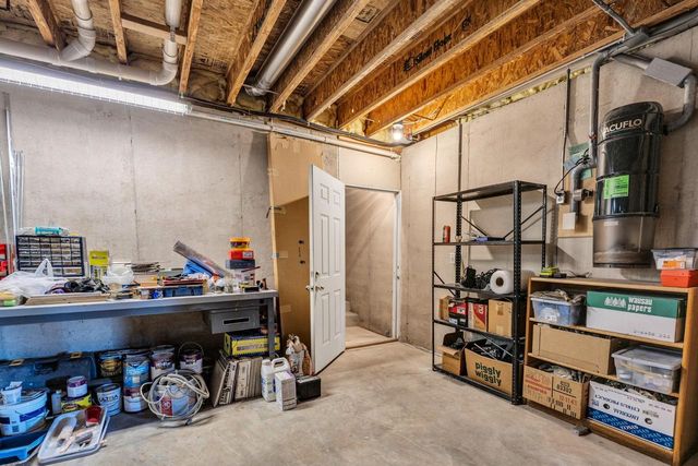 145 Saint James CIRCLE, Union Grove, WI 53182