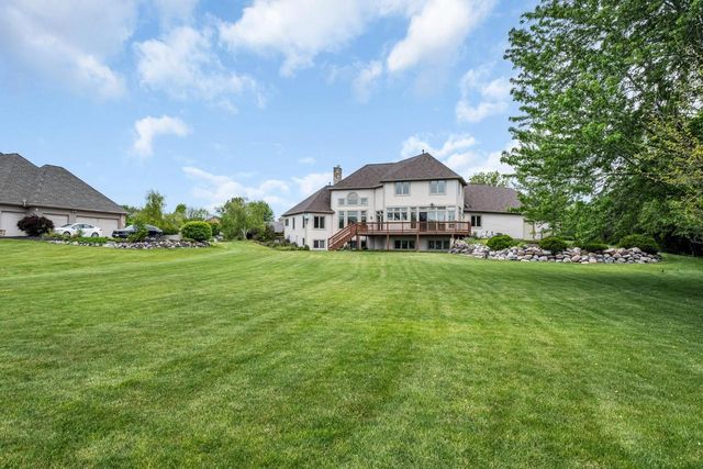 145 Saint James CIRCLE, Union Grove, WI 53182