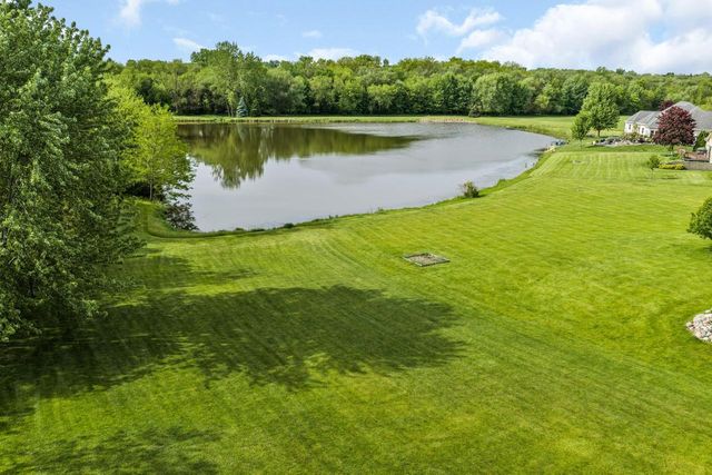 145 Saint James CIRCLE, Union Grove, WI 53182
