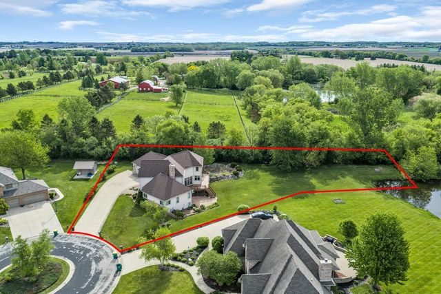 145 Saint James CIRCLE, Union Grove, WI 53182