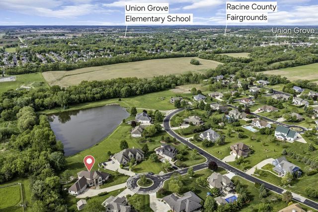 145 Saint James CIRCLE, Union Grove, WI 53182