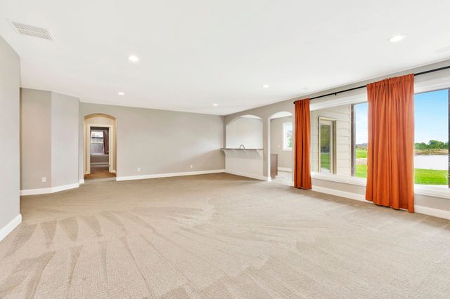 5958 E Forbes St, Bel Aire, KS 67220