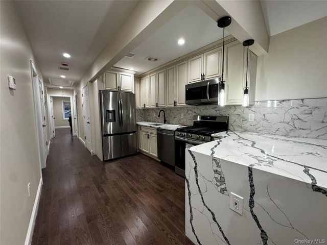 418 Beach 38th Street 1, Far Rockaway, NY 11691