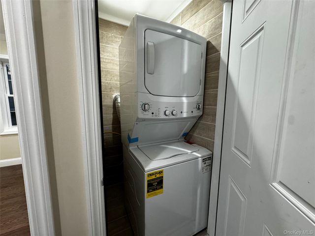 418 Beach 38th Street 1, Far Rockaway, NY 11691