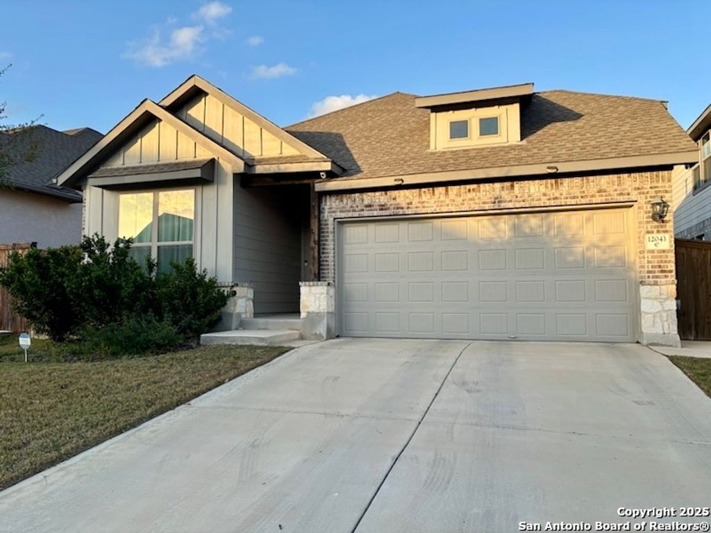 12043 Casparis, San Antonio, TX 78254