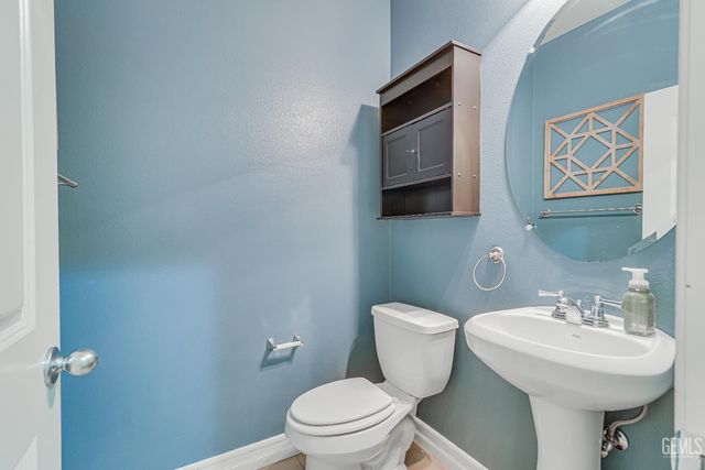 5005 Silvery Jewel Lane, Bakersfield, CA 93313