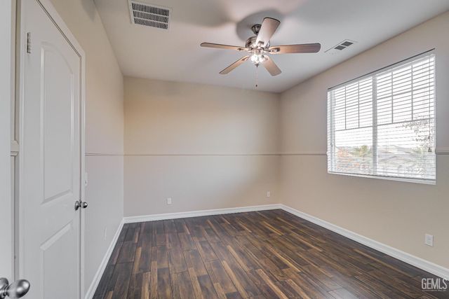 5005 Silvery Jewel Lane, Bakersfield, CA 93313