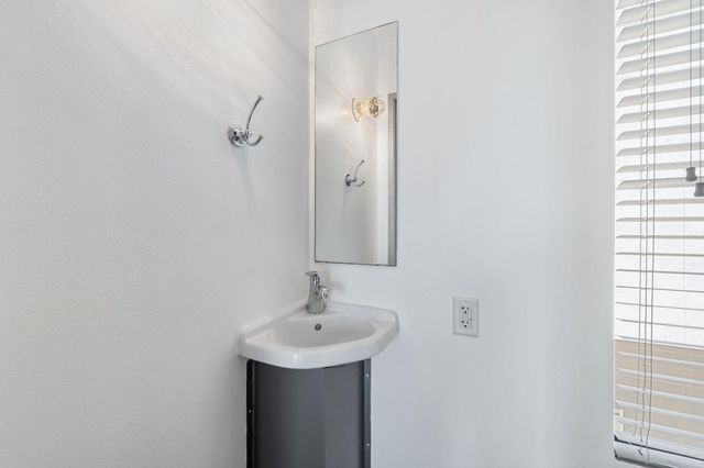 4801 S Congress Ave D4, Austin, TX 78745