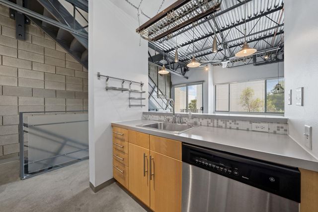 4801 S Congress Ave D4, Austin, TX 78745