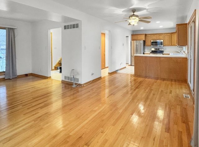 1105 Summit Drive, Lockport, IL 60441