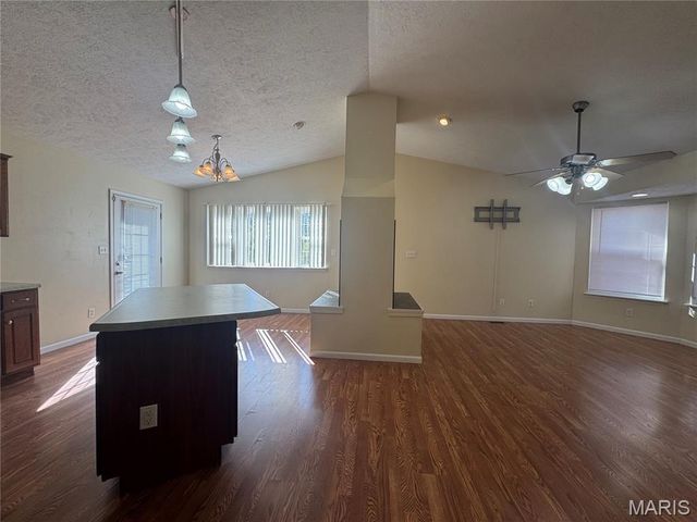 107 Birchtree, St Robert, MO 65584