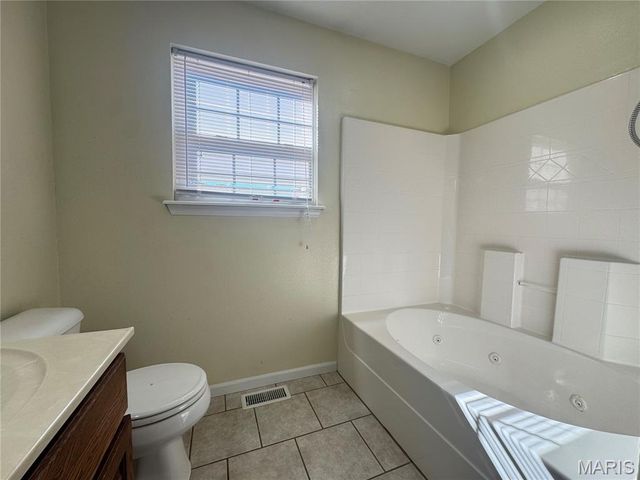 107 Birchtree, St Robert, MO 65584