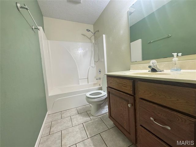 107 Birchtree, St Robert, MO 65584