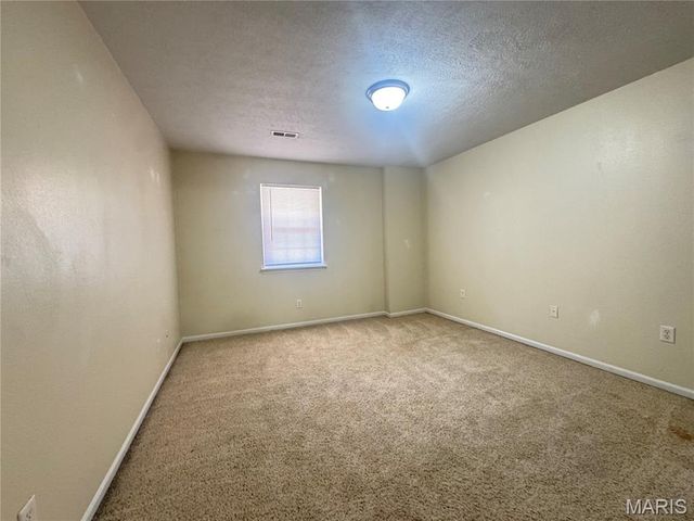 107 Birchtree, St Robert, MO 65584