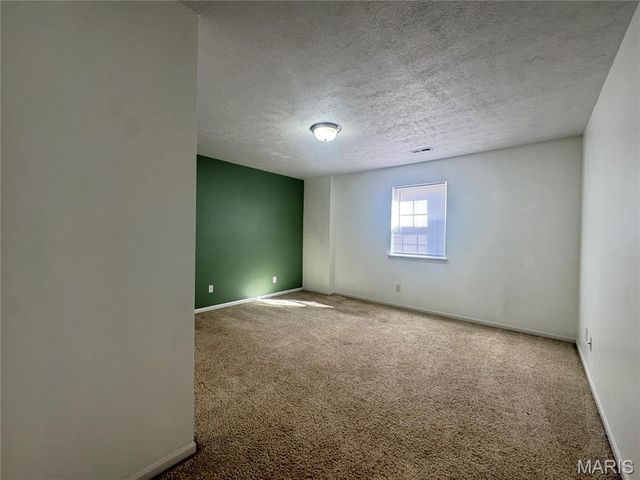 107 Birchtree, St Robert, MO 65584