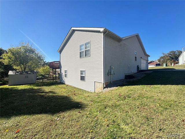 107 Birchtree, St Robert, MO 65584