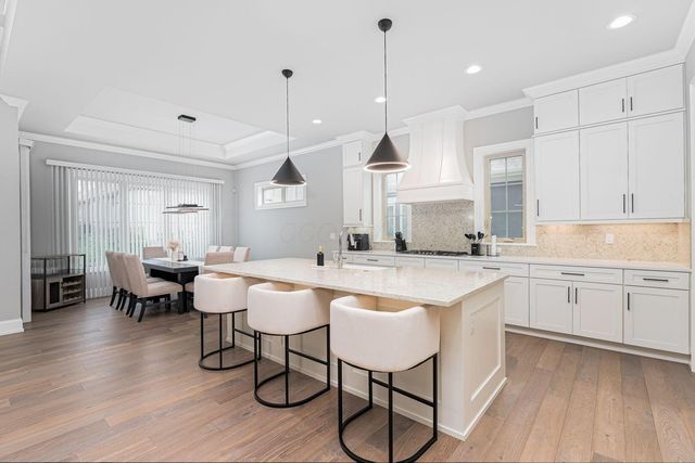 6096 Deer Bluff Place Place, Dublin, OH 43017