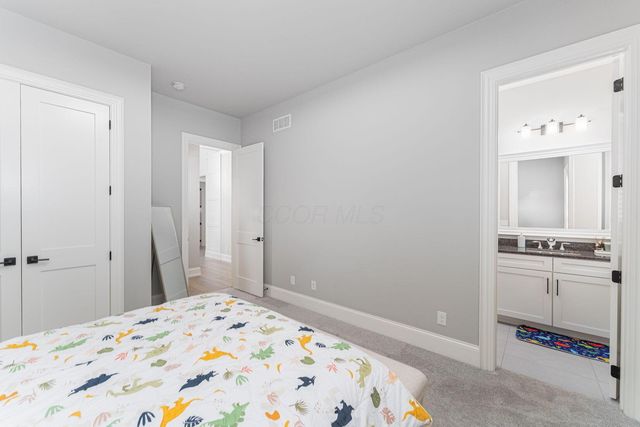 6096 Deer Bluff Place Place, Dublin, OH 43017