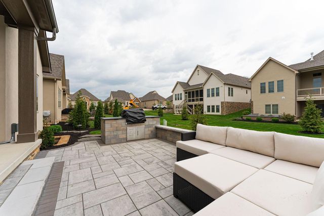 6096 Deer Bluff Place Place, Dublin, OH 43017