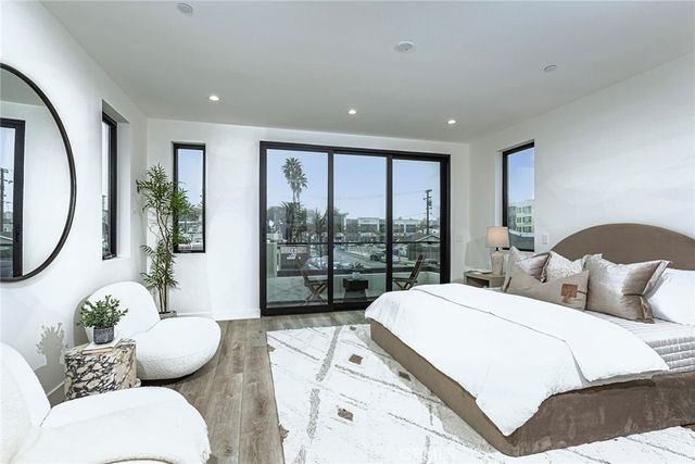 328 3rd Street, Huntington Beach, CA 92648