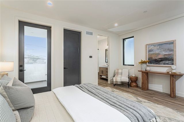 328 3rd Street, Huntington Beach, CA 92648