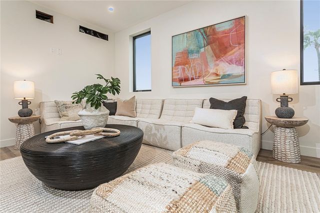 328 3rd Street, Huntington Beach, CA 92648