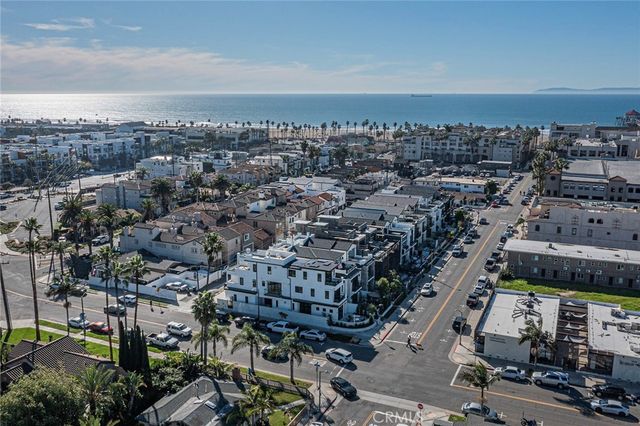 328 3rd Street, Huntington Beach, CA 92648