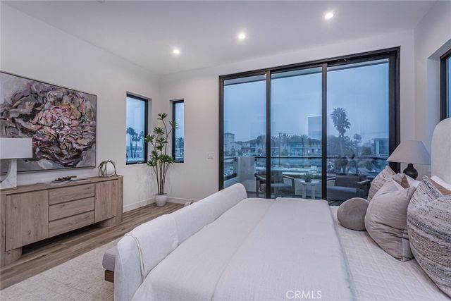328 3rd Street, Huntington Beach, CA 92648