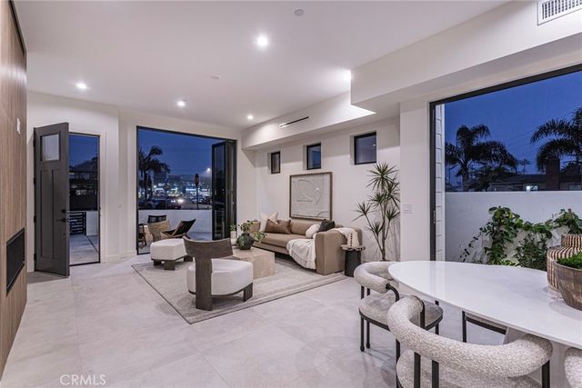 328 3rd Street, Huntington Beach, CA 92648