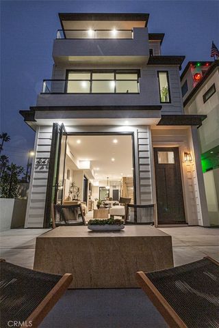 328 3rd Street, Huntington Beach, CA 92648