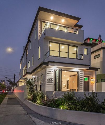 328 3rd Street, Huntington Beach, CA 92648