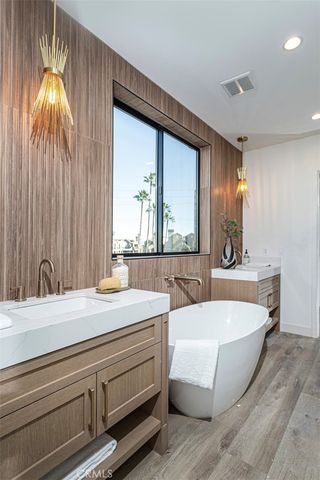 328 3rd Street, Huntington Beach, CA 92648